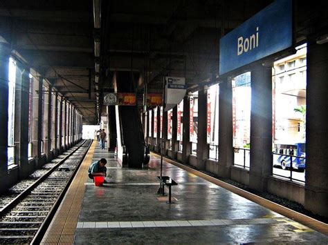 Boni metro station .